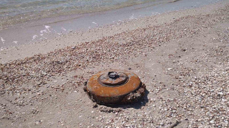 На берегу моря нашли мину времен войны