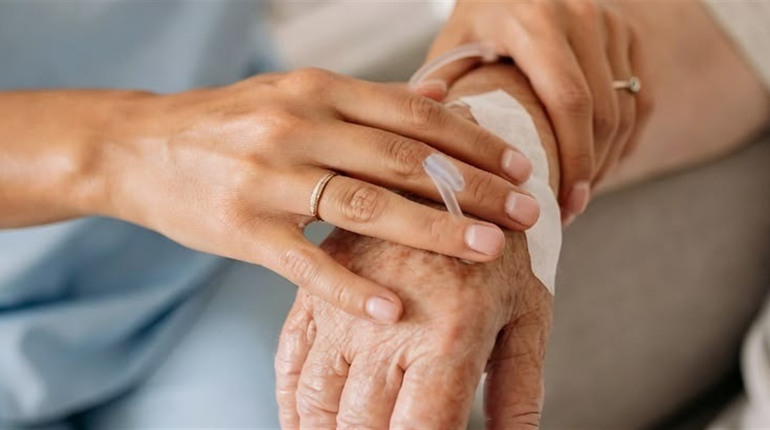 Що роблять медзаклади, якщо людина звернулась після нещасного випадку на роботі