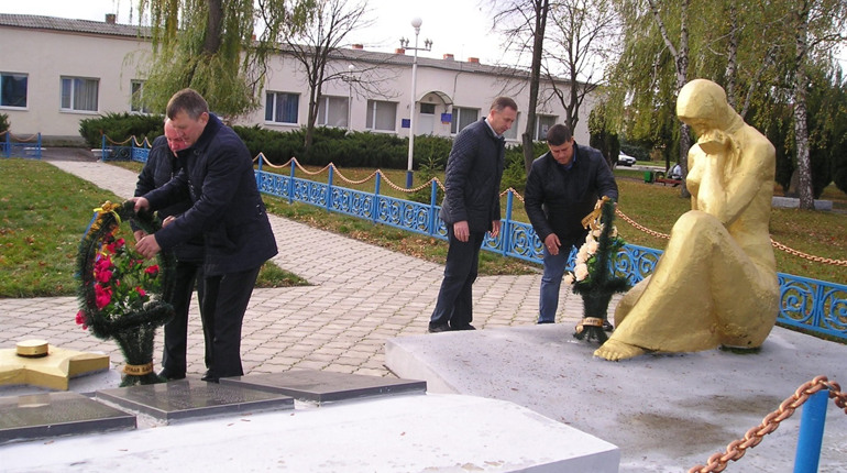 Володимирчани урочисто відзначили 75-річчя визволення України від німецько-фашистських загарбників