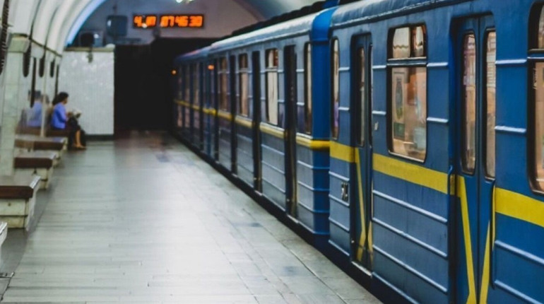 У Києві перейменували три станції метро та низку вулиць