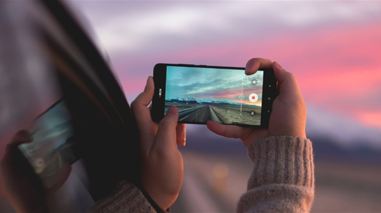 У Південноукраїнську дівчина випала з вікна під час зйомки відео для TikTok