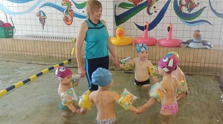 У Долинській запрацював басейн. Де саме та хто може відвідувати