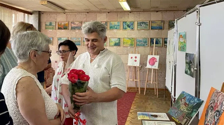 Малювання як терапія: у Полтаві відкрилася виставка учасника гадяцького сафарі Олександра Сиваша