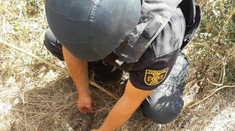 1 вересня на Лозівщині піротехніки знешкодили боєприпаси часів Другої Світової війни