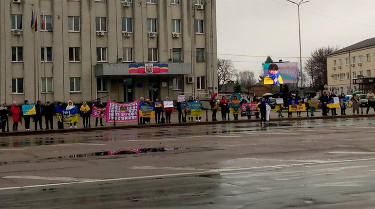 ЇХ ЧЕКАЮТЬ З ПОЛОНУ…ЇХ ЧЕКАЮТЬ З БЕЗВІСТИ