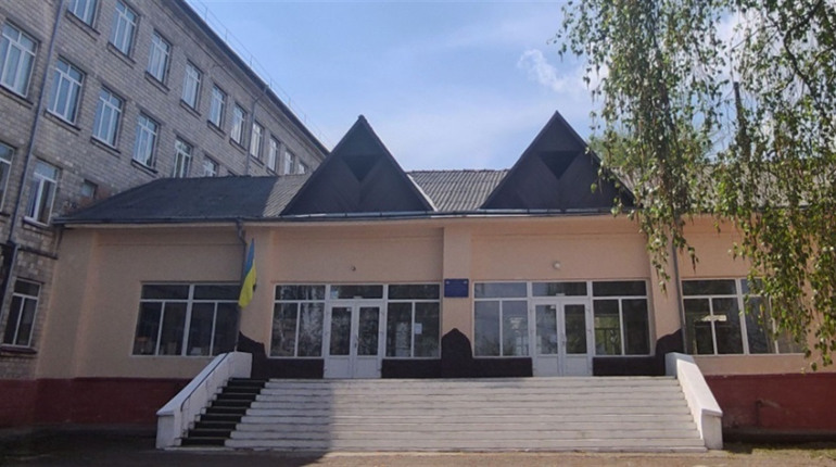Перипетії із звільненням та призначенням на посаду директорки Кіцманського ліцею, який стає опорним
