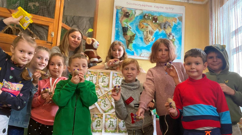 У День захисту тварин глухівські діти передали допомогу безпритульним хвостикам