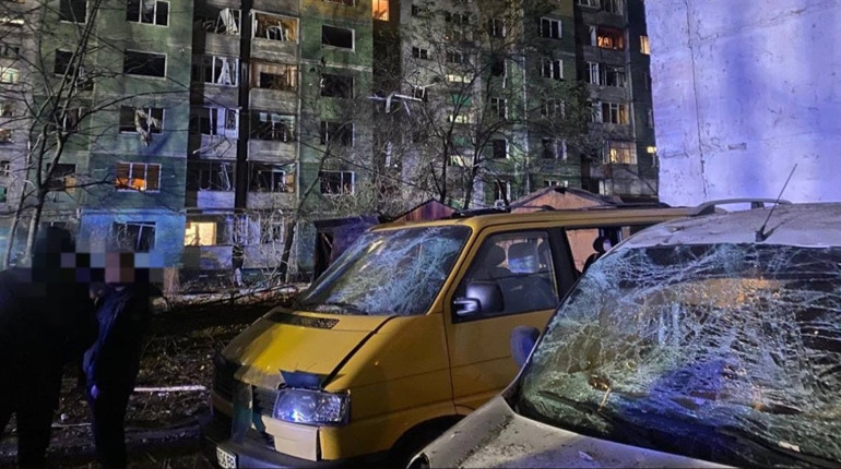 У Сумах внаслідок удару по багатоповерхівці 8 загиблих, серед них дитина