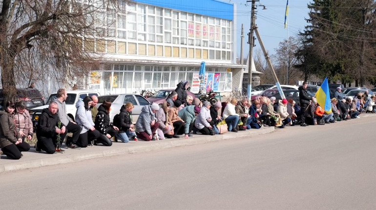 Навіки 38: у селищі Вороніж в останню путь провели захисника Володимира Кулика