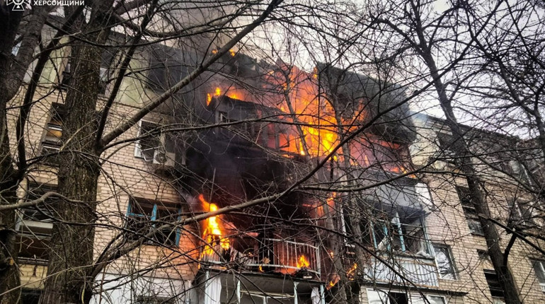 На Херсонщині армія рф завдала ударів по житлових кварталах, критичній та соціальній інфраструктурі