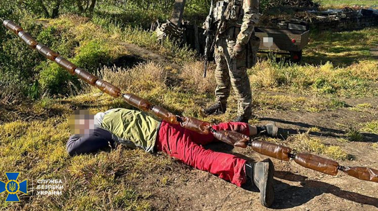 Намагалися втекти від правосуддя: На Херсонщині затримали батька й сина, які працювали на окупантів