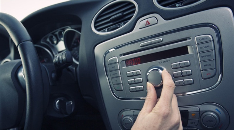 6 особенностей штатных магнитол Toyota	