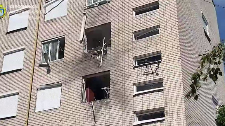 На Херсонщині армія рф завдала ударів по критичній та соціальній інфраструктурі, житлових будинках
