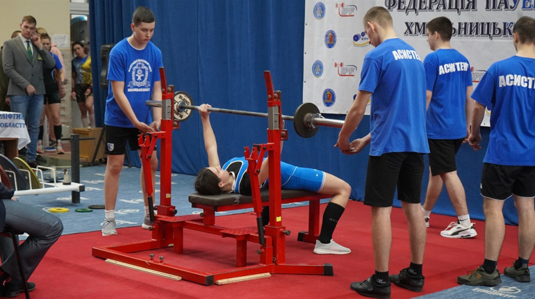 У чемпіонаті області городоцькі пауерліфтери здобули вісім медалей. Хто представляв Городоччину
