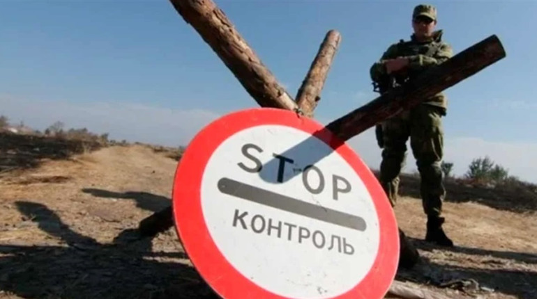 На блокпостах перед Кримом окупанти вимагають встановлювати російський застосунок-шпигун