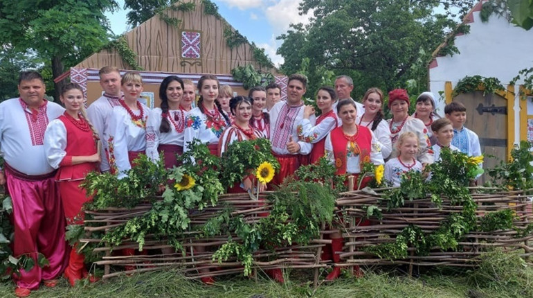Як самодіяльні аматори з Любашівки стали волонтерами