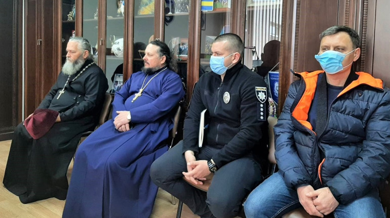 Як у храмах Біляївської громади проходитимуть служби та освячення на Великдень: обговорили на нараді