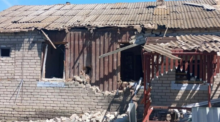 Обстріли Херсонщини: влучання в приватні будинки і стільникову вежу