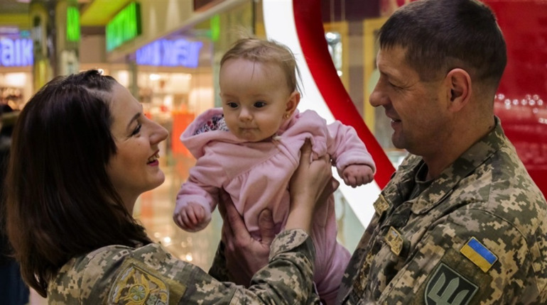 Вагітні та в декреті: деяких жінок-військовослужбовців звільнять від мобілізації