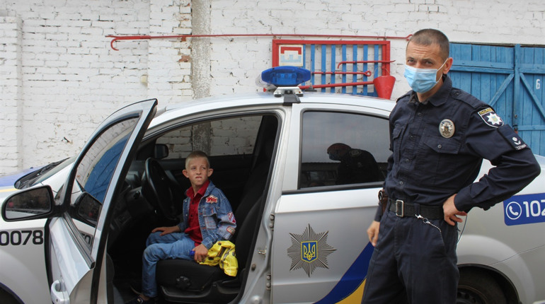 Як троїцькі поліцейські вчать дітей протидіяти шахрайству та вчитися правилам безпеки