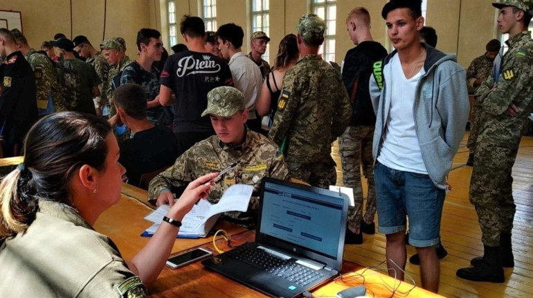 У які військові виші України можуть вступити городоччани і що для цього потрібно?