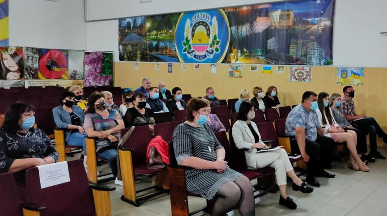 У Сватовому за півтора роки хочуть створити ОСББ: хто у цьому допомагатиме сватівчанам
