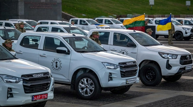 Все законно: Уряд змінив процес реєстрації автівок, якими користуються військові на службі