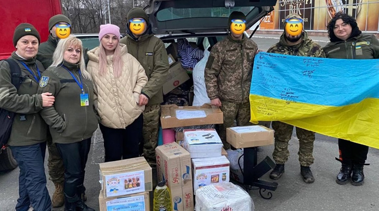 Перед очима скрізь таблички: міни. Волонтерки з Біляївки про подорож з вантажем допомоги під Бахмут