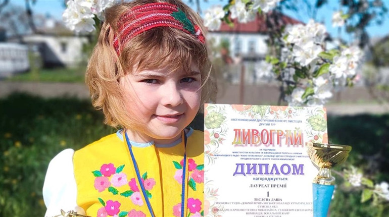 Сильна духом. Як 9-річна Даша Теслєва почала співати й перемагати після укусу собаки