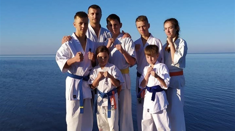 Сірогозькі спортсмени беруть участь у літньому таборі по кіокушинкай карате “Скадовськ 2020”
