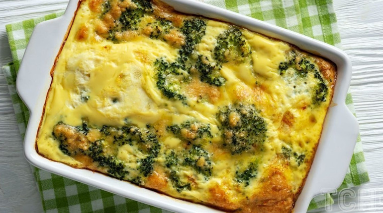 Рецепт дня: овочева запіканка з броколі та сиром