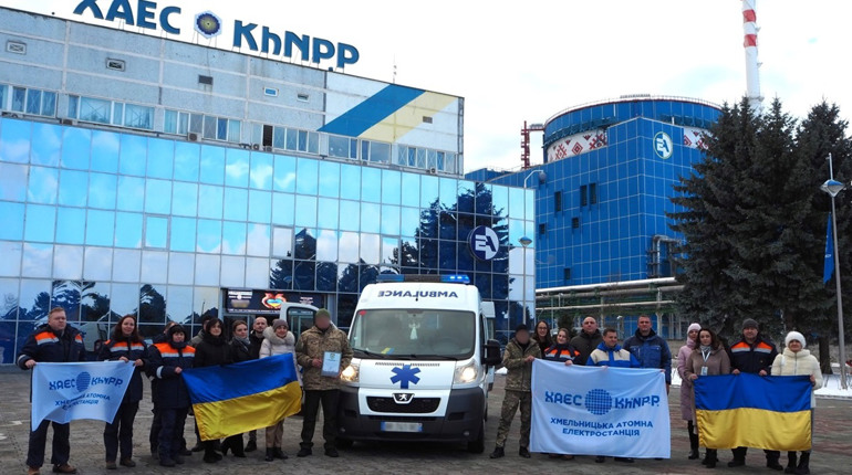 Нетішинські атомники передали реанімобіль для військових