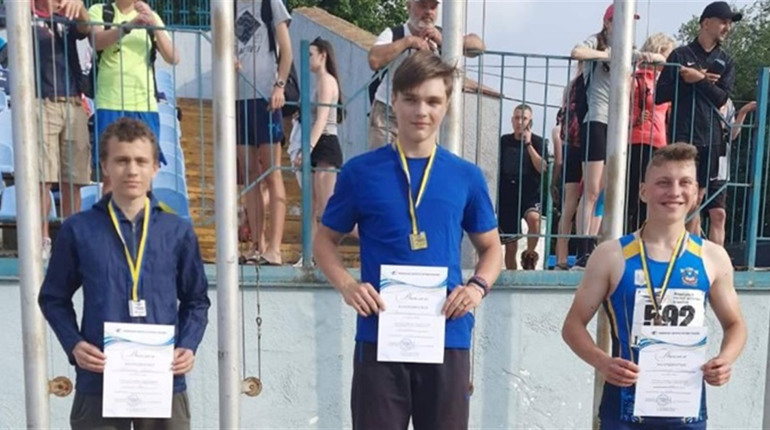 Артем Шаблій з Жовтих Вод двічі став срібним призером на чемпіонаті України з легкої атлетики