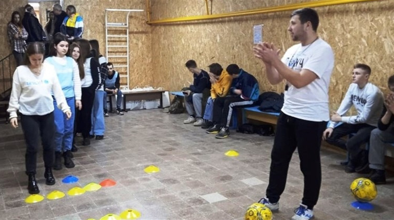 Кременецький професійний ліцей у проєкті “Поруч” - допомога дітям та молоді