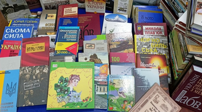 У Покровській бібліотеці з’явилось 150 нових книжок. Що почитати