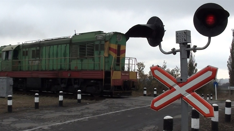 У Глухові на залізничному переїзді відбулося ДТП. Що сталося?