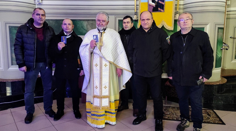 Троє червоноградців отримали почесні нагороди від Всеукраїнського об’єднання громадян «Країна»