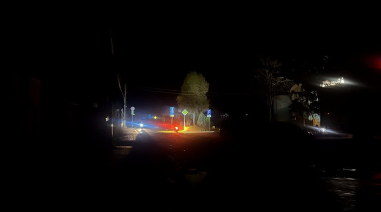 Темрява та небезпека: жителі Клесова скаржаться на відсутність вуличного освітлення