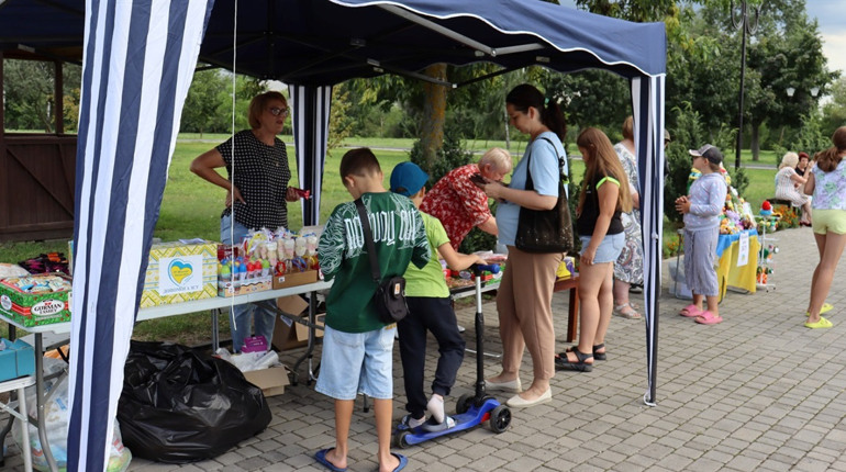 До Міжнародного дня молоді у Нетішині влаштували благодійний концерт
