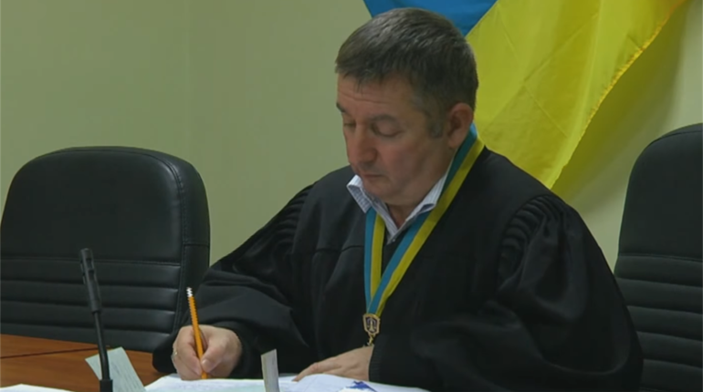 Судове засідання у справі сватівського поліцейського знову перенесли