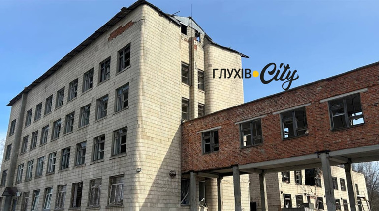 У промзоні Глухова — значні пошкодження будівель: фото наслідків російської атаки