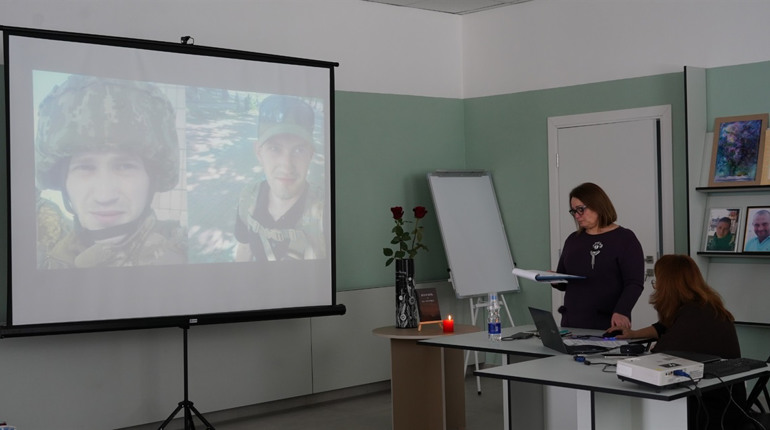 Вісім історій мужності: у Барі відбулася презентація книги про Героїв громади