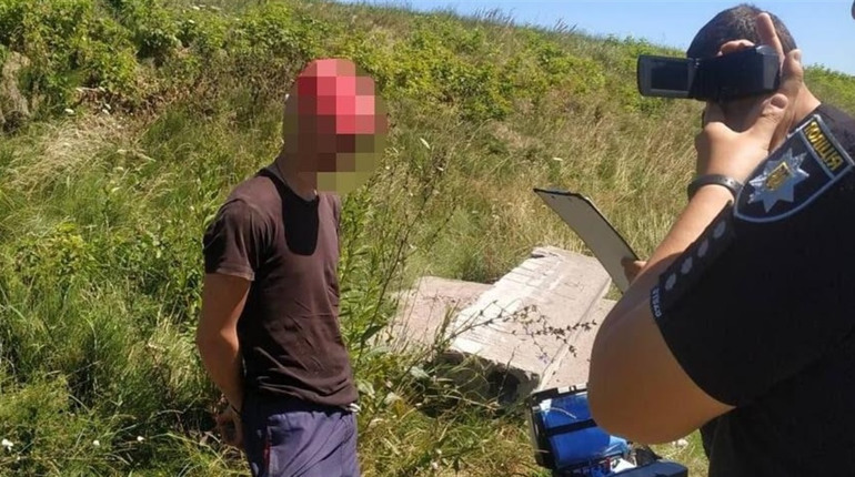 Жителя Сарненського району спіймали на збуті марихуани