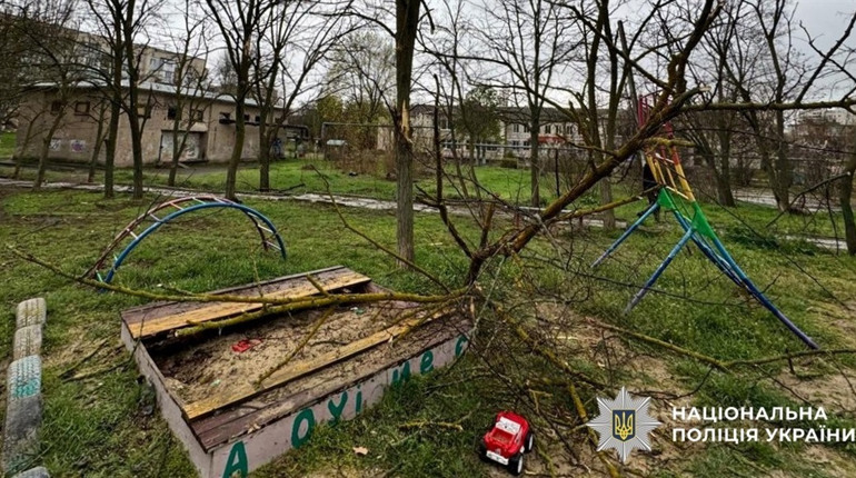 Загарбники обстріляли 36 міст і сіл Херсонщини: 9 поранених, серед них дитина