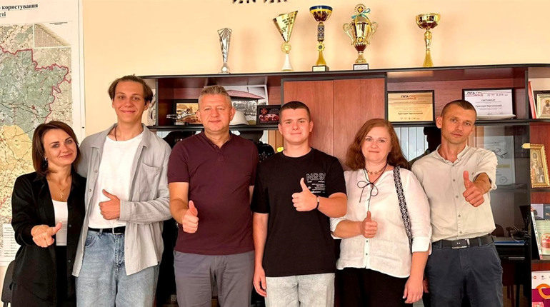 У Сарненському районі відзначили двох однокласників-двістібальників