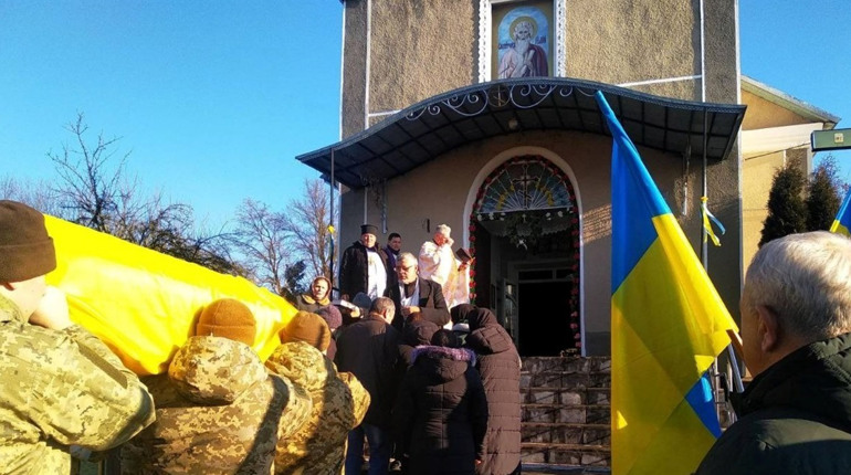 Сатанівеччина попрощалася з Героєм. Історія життя та служби Руслана Півхлопка