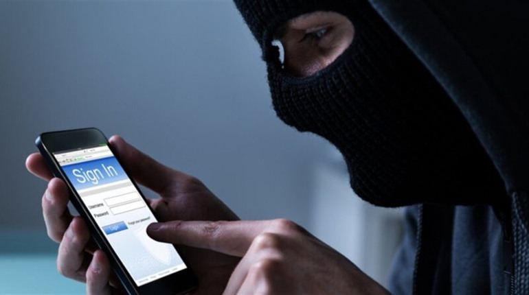 Лише за добу аферисти ошукали херсонців на понад 50 тис. грн