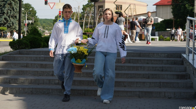 У Городку відбувся тематичний захід до Дня Конституції України (фоторепортаж)