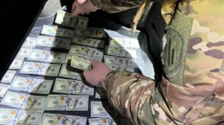 Працівник військкомату та правоохоронець з Роздільного торгували "білими квитками": чекають вироку