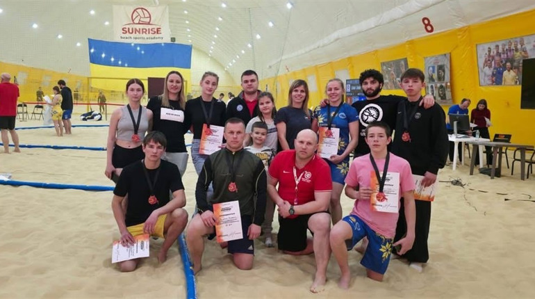 Сарненські спортсмени вибороли пʼять медалей на чемпіонаті України з пляжної боротьби